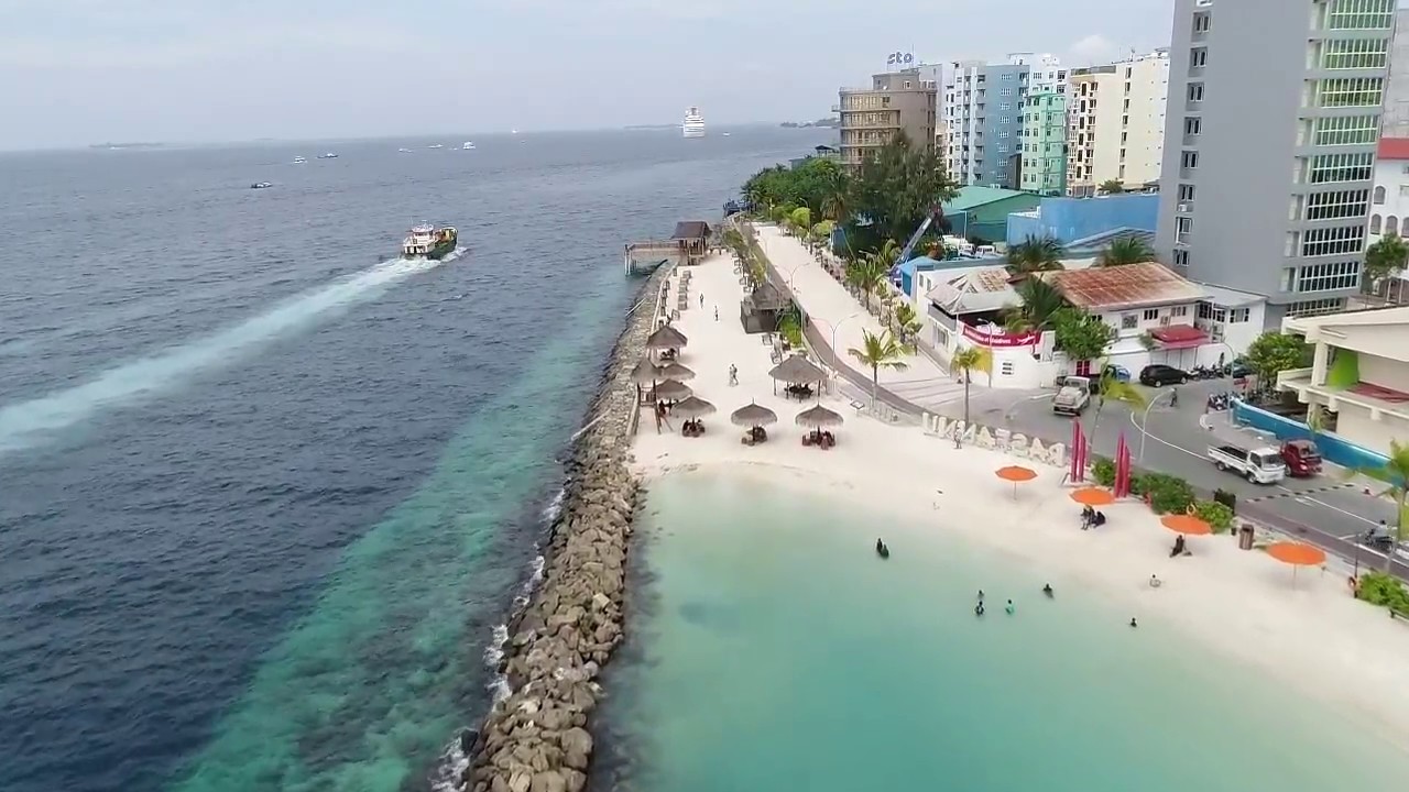 މޫދުގައި މަރުވެފައި އޮއްވާ ފެނުނު މީހާގެ މަރަކީ ގުދުރަތީ މަރެއްކަމަށް ކަށަވަރެއް ނޫން: ޕޮލިސް