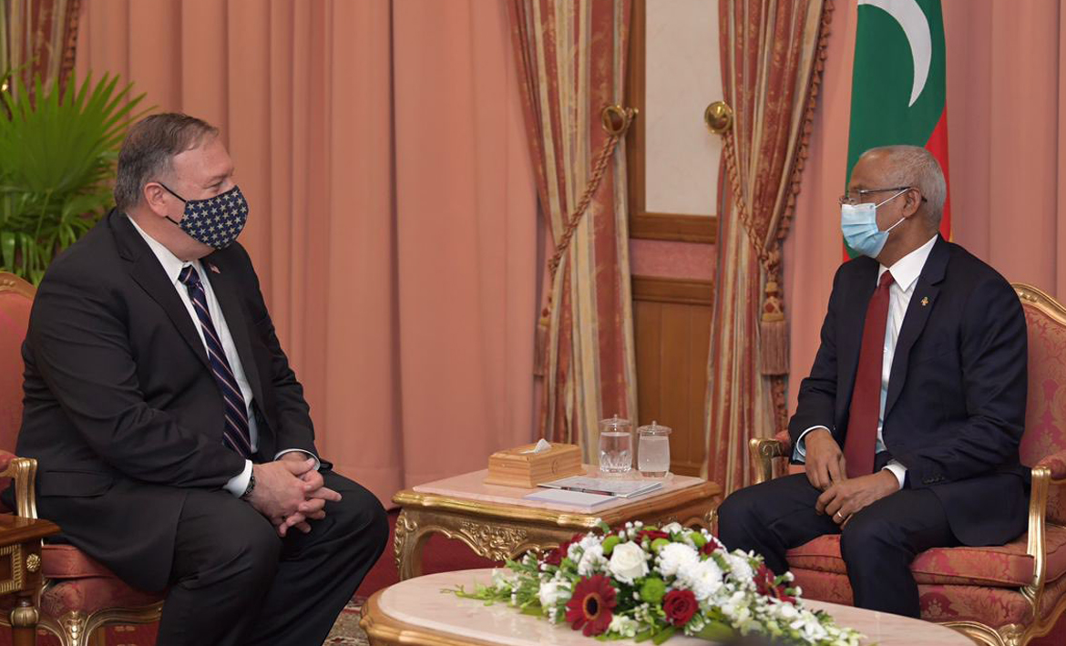 އެމެރިކާގެ ސެކްރެޓަރީ އޮފް ސްޓޭޓް މައިކް ޕޮމްޕެއޯ، ރައީސުލްޖުމްހޫރިއްޔާ އިބްރާހީމް މުޙައްމަދު ޞާލިހު ބައްދަލުކުރެއްވުން