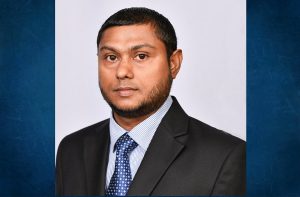 ފާޑުކިޔުންތަކާއިއެކު ގޭގައިމަޑުކުރި ހުސައިން ޝަރީފް ވަޒީފާއަށް ނުކުންނަން ފަށައިފި