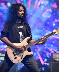 މިއޮތީ "ދިން ވޭނުގެ ހިތާމައިގާ"ގެ އަނެއްކާވެސް ތަފާތު ވާޝަނެއް!