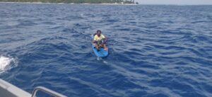 ސާރފިން ބޯޑުގައި ދަތުރުކުރަނިކޮށް ގެއްލުނު މީހުން ފެނިއްޖެ