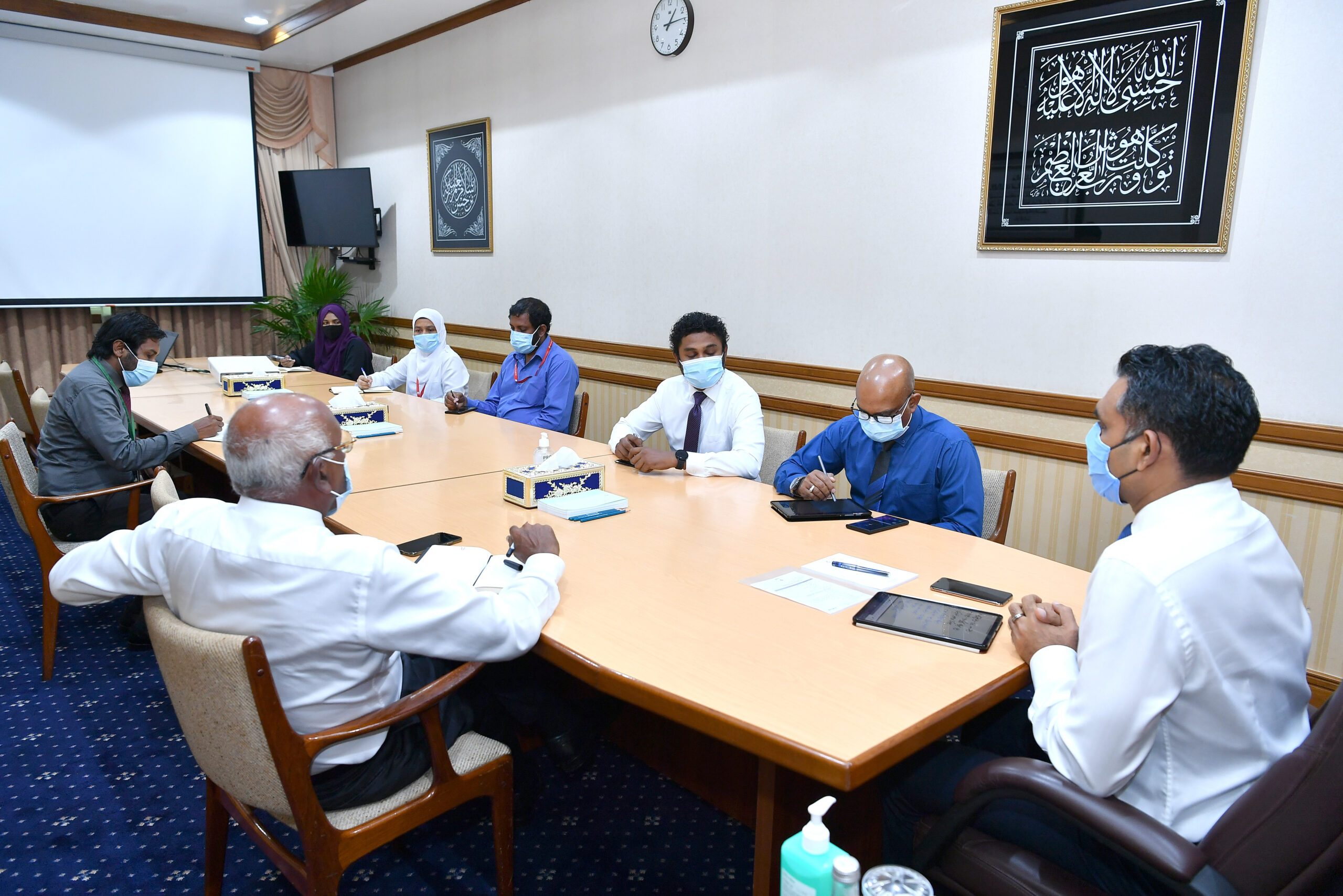 ބްލަޑް ސަރވިސަސްއަށް ދިމާވާ ދަތިތައް ހައްލުކޮށްދޭނަން: ނާއިބު ރައީސް