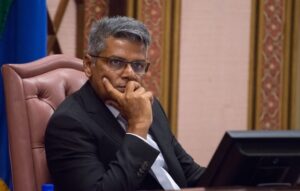 ދަރަނި ނުވާބަޖެޓެއް ފޮނުވީ ކޮންރައީސެއް؟: މޫސަ