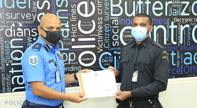ހަތަރު މިލިއަނަށްވުރެ ގިނަ ރުފިޔާ ފޭރުނު މީހުން ހުއްޓުވި ސެކިއުރިޓީ ގާޑުގެ އަގު ވަޒަންކޮށްފި