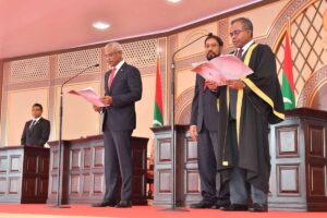 ދިވެހި ޖުމްހޫރިއްޔަތަށް 52 އަހަރު، ޖުމްހޫރީ ވެރިކަމަށް އަވަސް ކަޅިއެއް!