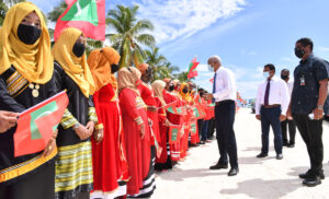 ރައީސުލްޖުމްހޫރިއްޔާ ހޯރަފުށްޓަށް ވަޑައިގަތުމުން ދެންނެވި ހޫނު މަރުހަބާ