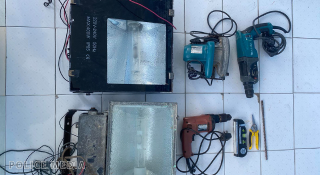 ވަޑާން ގެއަކުން ވަގަށް ނަގާފައިވާ ތަކެތި ހޯދައި، މީހަކު ހައްޔަރުކޮށްފި