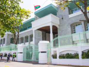 އައްޑޫ އިކުއިޓޯރިއަލް ހޮސްޕިޓަލުގެ ގަވަރނިންގ ބޯޑު އެކުލަވައިލައްވައިފި