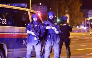 އޮސްޓްރިއާގެ ވެރިރަށް ވިއެނާގައި ވަރުގަދަ ޓެރަރިސްޓު ހަމަލާތަކެއް ދީފި