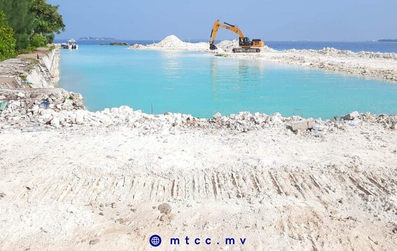 ދޫނިދޫއާއި، ހުޅުދެލި ބަނދަރު މަސައްކަތް ބާރަށް ކުރިއަށް