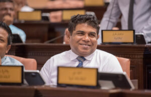 މަސްވެރިންނަށް ހަމައަގެއް ހޯދައިނުދެވުނު، ކޯލިޝަން ސަރުކާރަކީ ވިލާ ޝިޕިންގެ ޑެސްކެއް: ބޮންޑޭ