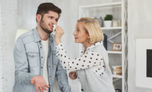 ދަރިން އުޅޭނޫޅޭގޮތް ބަލަން ޖެހޭ، ނަމަވެސް އޯވަޕްރޮޓެކްޓިވްވުން ރަނގަޅެއް ނޫން!