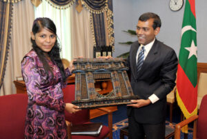 ރައީސް ނަޝީދުގެ އަޤީދާ އާއިމެދު ސުވާލު އުފެއްދެވެމުން ދިޔާނާ ކޯފާވެއްޖެ