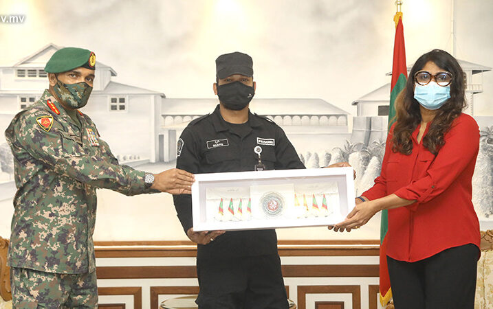 ތިނެއް ނޮވެމްބަރުގެ ހަނދާނީ ބިނާގެ މޮޑެލްއެއް އެމްއެންޑީއެފަށް ހަދިޔާ ކޮށްފި