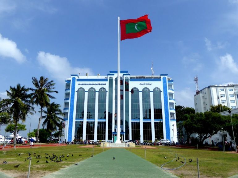 ފުލުހުންނަށް ހެދިގެންގޮސް ފޭރުނު މައްސަލާގައި  މީހަކު ހައްޔަރުކޮށްފި