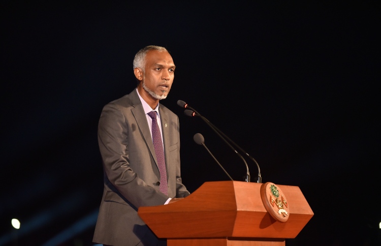 ބަޖެޓަށް އާމްދަނީ ހޯދަން ވިސްނާފައިވަނީ ރައްޔިތުންގެ ބިމާއި ހަރުމުދާ ވިއްކައިގެން: މުއިއްޒު