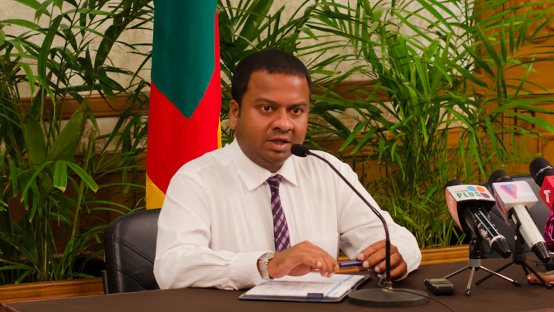ކުރިއަށް އޮތް 18 މަސްތެރޭގައި ސަރުކާރުން 1 ބިލިޔަން ޑޮލަރުގެ ދަރަނި ދައްކަންޖެހޭ: މުންދު