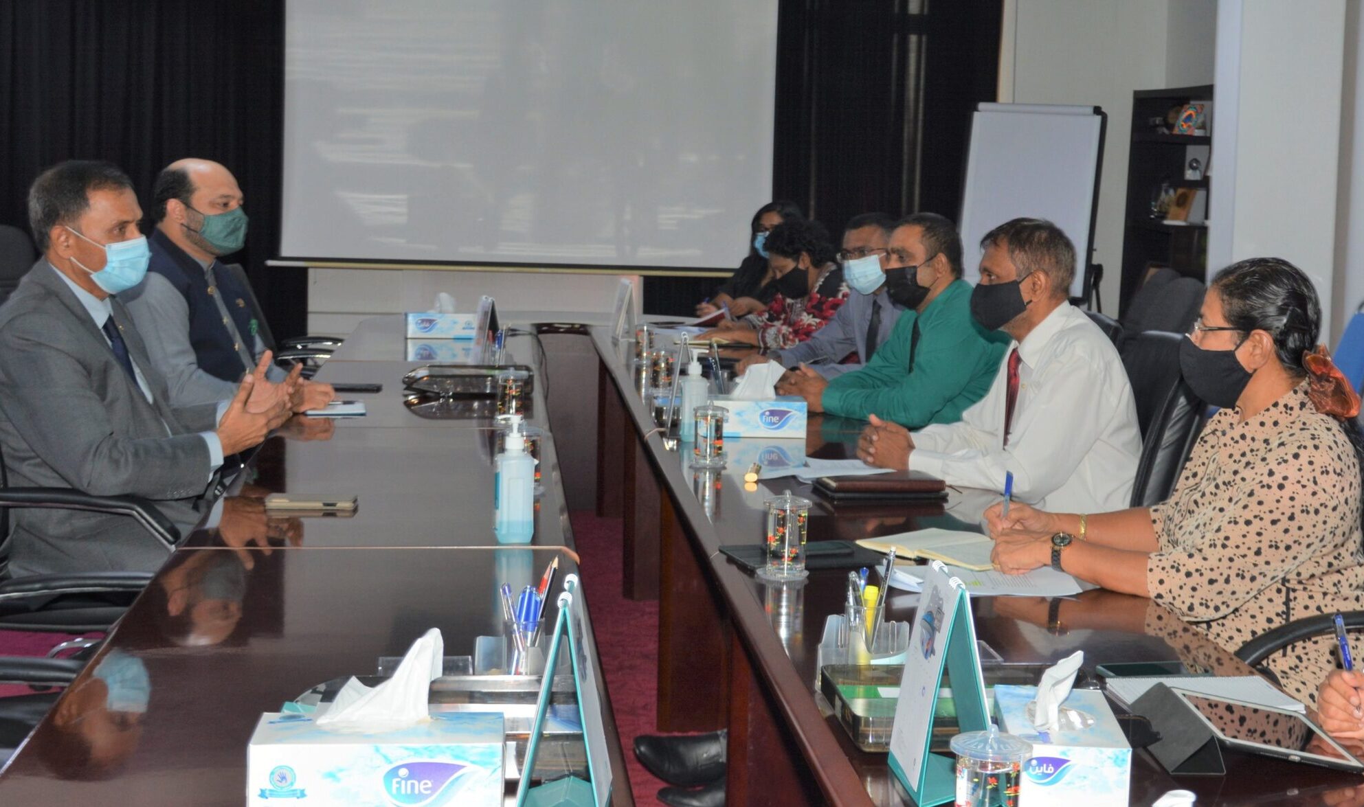 ސިވިލްސާވަންޓުންނަށް ޕާކިސްތާނުގައި ތަމްރީނާއި ތަޖުރިބާ ހޯދުމާ ގުޅޭގޮތުން މަޝްވަރާކޮށްފި