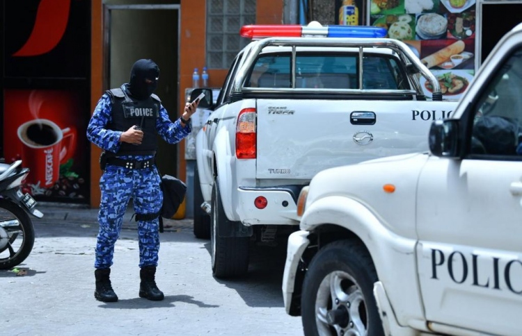 ޓެރަރިސްޓު ހަމަލާދޭން އުޅުނުކަމަށް ތުހުމަތުކޮށް ހައްޔަރުކުރި 6 މީހުން ބަންދުގައި ބަހައްޓަން މުއްދަތުޖަހައިފި