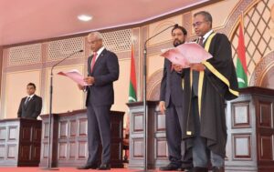 އެތެރެއާއި، ބޭރުން ނަގާ ރާޅުތަކުން ރައީސް ޞާލިހު މިޤައުމު ސަލާމަތް ކޮށްދެއްވާނެ: ޤާސިމް