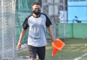 ސީޒަން ފެށުމުގެ ކުރިން ޔޫވީއަށް ތަޖުރިބާކާރު ކޯޗުންތަކެއްގެ އެހީ