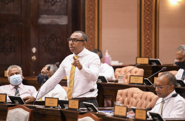 އާޒިމް ޝަރީފަށް: ފިޗުން ރޭޓުކުރަނީ ސިޔާސީ މީހުން ބުނާ އެއްޗަކަށްނޫން