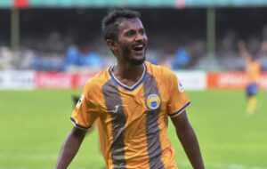 ސެންޓޭގެ ދެލަނޑާއެކު ވެލެންސިޔާ ކުރިޔަށް