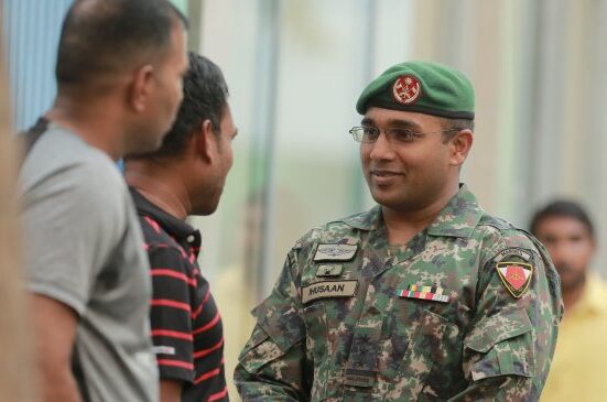 ފުލުހުންނަށް ހަތިޔާރު ގެންގުޅުމުގެ ބާރު ނުދިނުމަށް އިހުސާންގެ އާދޭސް މެމްބަރުންނަށް!
