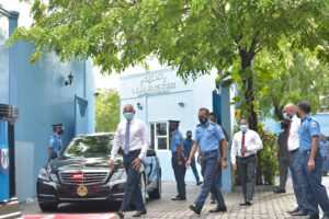 ހެޔޮބަދަލު ގެނެވޭނެކަމަށް ބުނާ ބިލުން، ފުލުހުންނަށް އެތައް ހައްގެއް ހަނިކޮށްފަ