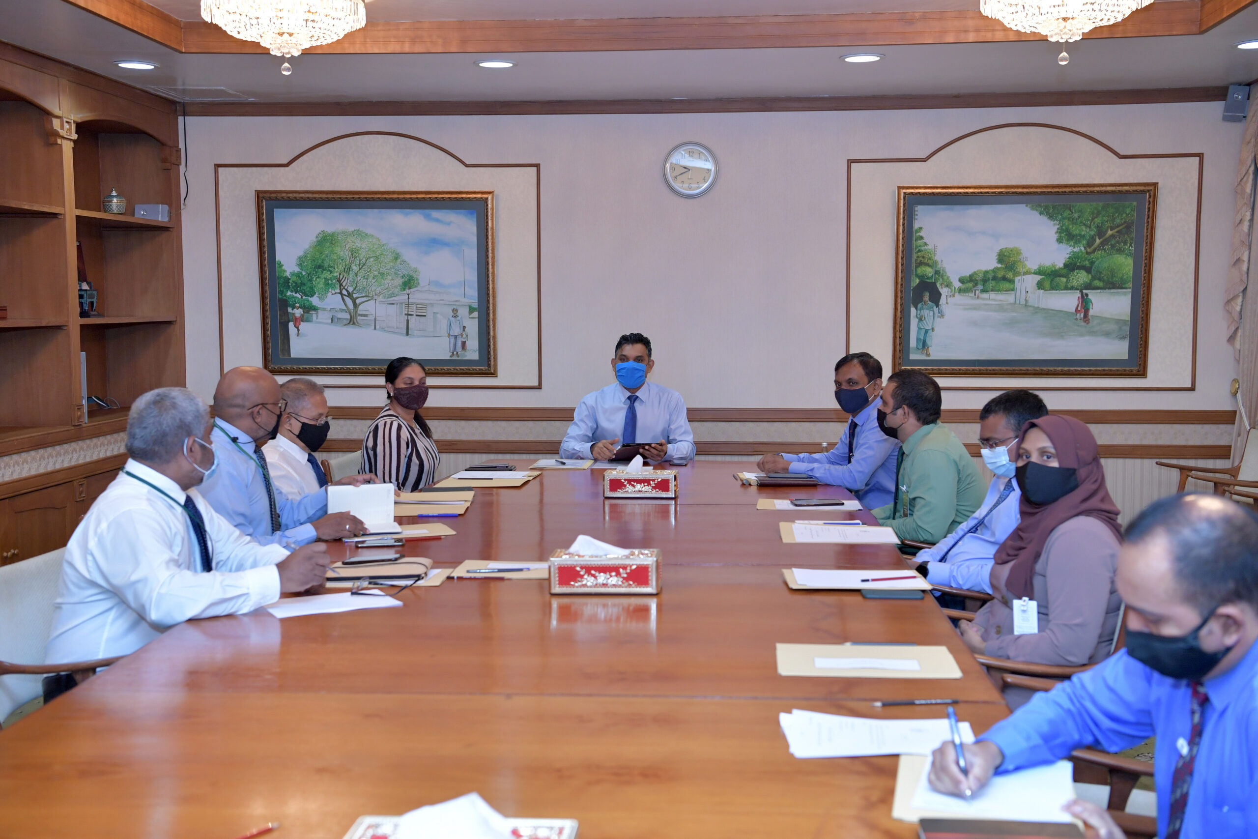 ސިވިލް ސާރވިސް މުވައްޒަފުންނަށް މުސާރައާއި އިނާޔަތް ލިބޭގޮތަށް ޗުއްޓީ އިތުރުކުރުމަށް މަޝްވަރާކޮށްފި