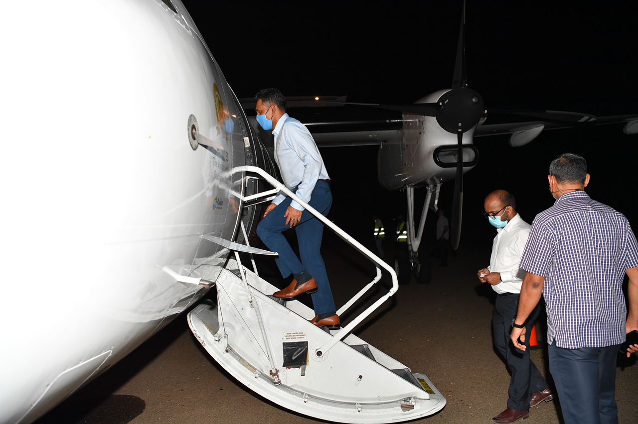 އައްޑުއާއި ފުވައްމުލަކަށް ކުރެއްވި ދަތުރުފުޅަށްފަހު ނާއިބު ރައިސް މާލެ ވަޑައިގެންފި
