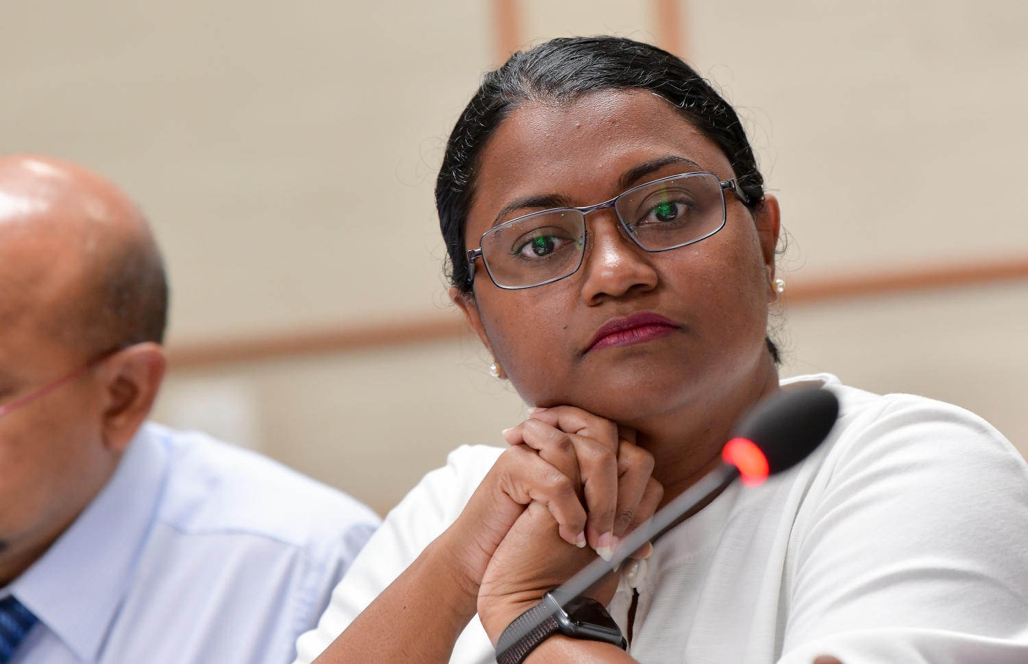 އަމާޒަކީ ރައްޔިތުންގެ ފައިސާ ބޭނުންކުރާ މީހުންގެ މަޤާމަށް ނުބަލައި ފިޔަވަޅު އެޅުން: ޝިއުނާ