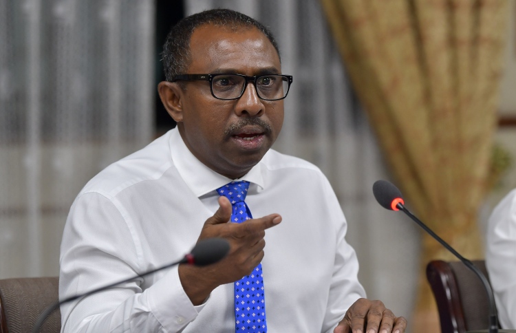 ސަރުކާރުން ދަނީ މަޖިލިސް ހިސޯރު ކުރުމަށް މަސައްކަތް ކުރަމުން: އާޒިމް