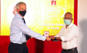 ގައުމީ ބެންކަށް ދިގު މުއްދަތަށް ޚިދުމަތްކޮށްދިން މުވައްޒަފުންގެ އަގުވަޒަންކޮށްފި