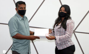 ހުޅުމާލޭ އީ ލައިބްރެރީއަށް މެކްސްކޮމް އިން 10 ޓެބްލެޓް