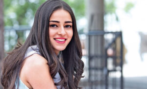 އަނަނިޔާ ހެދުން އެޅުމުގައި ރީތި ހުތުރު ބަލަނީ ފޮޓޯއަށް ރީތިވާނެ ގޮތަށް!