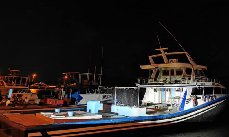 މަސްދޯންޏަށް ތޫނުއެއްޗިއްސާއިއެކު އެރި 26 މީހަކަށް ބިރުދެއްކުމުގެ ދައުވާ