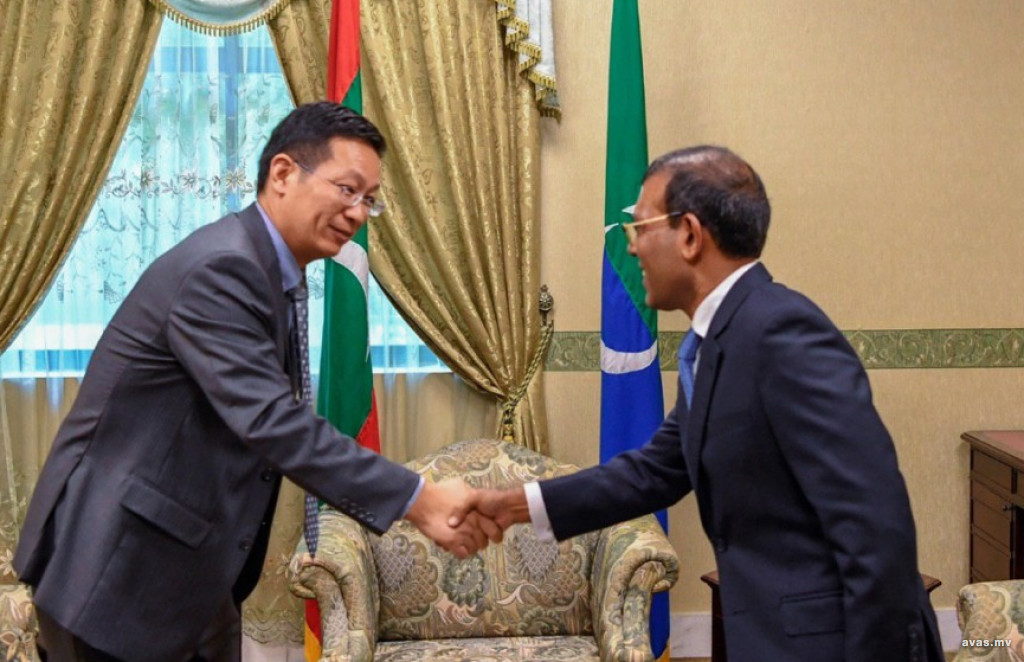 ޗައިނާ ސަފީރު، ނަޝީދަށް: ނުބައި ހިސާބު ނުޖައްސަވައި، އެކައުންޓް ފޮތް ބައްލަވާ ލައްވާ!