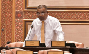 ރުފިޔާދީގެ ރައީސް އޮފީހުން ކަންކަން ކުރި މީހަކު ހޯދާ ރައީސް ފިޔަވަޅު އަޅުއްވާނެ: ދޮންބިލެތް