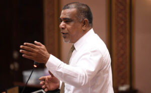 ޝަރުއީ ދައިރާ އަށް ލިބުނު އެންމެ ބޮޑު ހެވަކީ ރައީސް ނަޝީދު ޖޭއެސްސީގައި އިންނެވުން