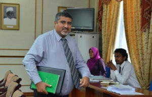 އެންމެ ބޮޑު 2 ކުށްވެރިން ގޭގައި ތިއްބަވަނީ ރައީސްގެ ހެޔޮފުޅުކަމުންތޯ؟: މުޢިއްޒު