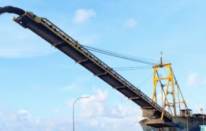 މާމިގިލީ މަގު ހެދުމަށް ބޭނުންވާ ސާމާނު އެރަށަށް ގެންގޮސްފި