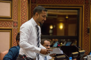 ލަންކާގައި މަރުވާ މީހުން ގެނެސް ވަޅުލަން އުޅެނީ މާލީ މަންފާތަކެއް ހޯދަން: މުއާޒު