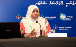 ޔޫކޭއިން އައިފަހުން ޕޮޒިޓިވްވި މީހާއާއި، އަލަށްފެނުނު ސްޓްރެއިން އާއިގުޅުން އޮތްކަމެއް އަދި ނޭގޭ