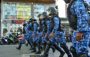 މާރާމާރީއެއްގައި ހޯދާ މީހާ ފޮރުވައިގެން ގެންގުޅުނު 4 މީހަކު ހައްޔަރުކޮށްފި