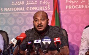 ރ.ޔާމީންއާއި ދެކޮޅަށް ހެކިބަސް ދިނުމާއި ހަޔަށް، ޒިޔަތު އިނީ "އުލު" ބައިންދާފަ