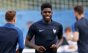 އުމްޓިޓީ ހޯދަން އެވަޓަނުން މަސަައްކަތް ކުރަނީ