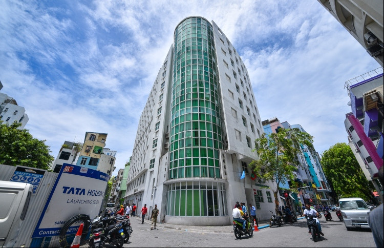 ހިންނަވަރު ސިއްޙީ މަރުކަޒުގެ މަސައްކަތް ހަވާލުކުރުމުގައި ބޮޑެތި އޮޅުވާލުންތަކެއް: އޮޑިޓް