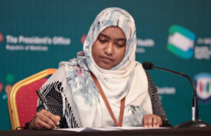 އެސްޓްރަޒެނެކާގެ 7 ލައްކަ ވެކްސިން ޑޯޒް ރާއްޖެއަށް ލިބޭނެ: ޑރ.ނަޒްލާ