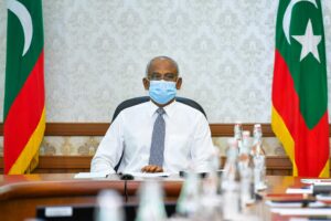 ކޯވިޑް-19އަށް ޕޮޒިޓިވްވި މީހެއްގެ ކޮންޓެކްޓެއް ރައީސްއާއި ބައްދަލުވެފައިވޭ، ނަމަވެސް ރިސްކު ކުޑަ